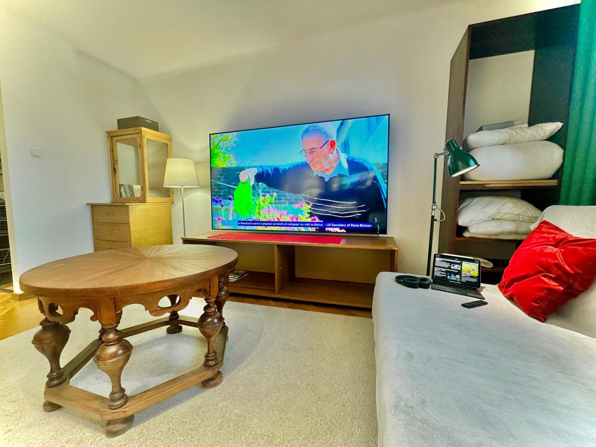 Old Town View Wifi 300 Mb/s Huge Screen Netflix Appletv Amazontv Appartement